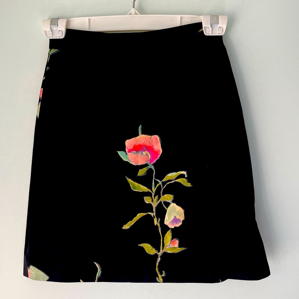 Authentic Vintage Black floral Richard Tyler couture mini skirt.